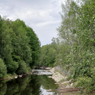 Kuvituskuva. Tourujoen kunnostettua uomaa Koskenharjun kohdalla.